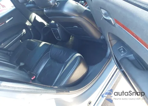 2013 Chrysler 300 Motown from USA, damaged, VIN 2C3CCAAG2DH595297